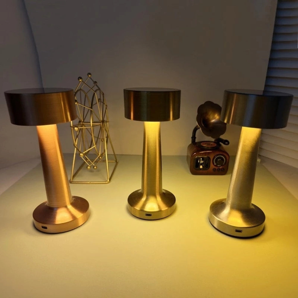 Lampe de bureau LED portable Aurelia en aluminium – Brushed Doré