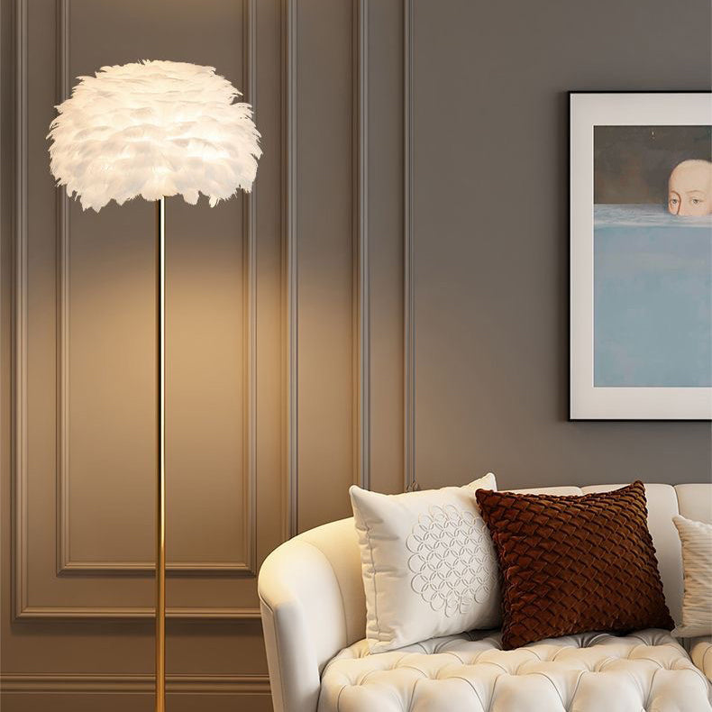 Lampadaire nordique en plumes et cristal