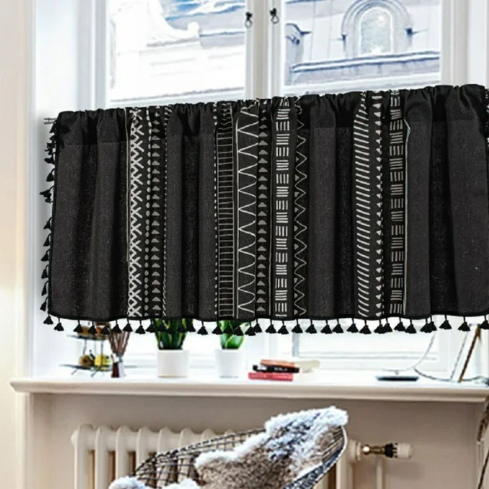Rideau de placard géométrique tribal noir à pompons