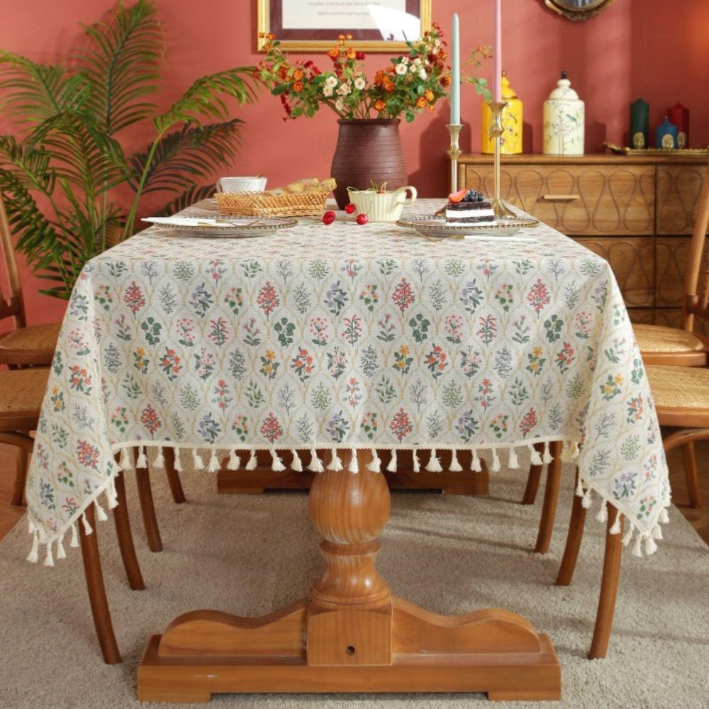Nappe printanière à pompons