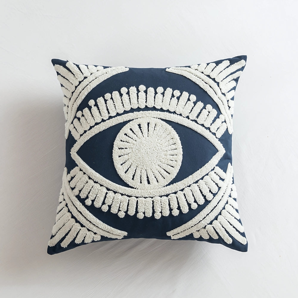 Housse de coussin brodée œil boho