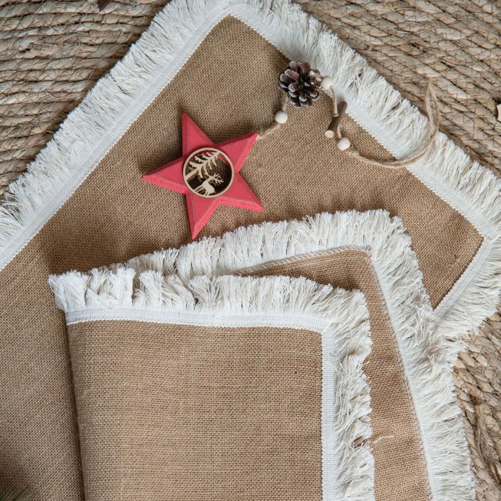 Chemin de table boho en toile de jute