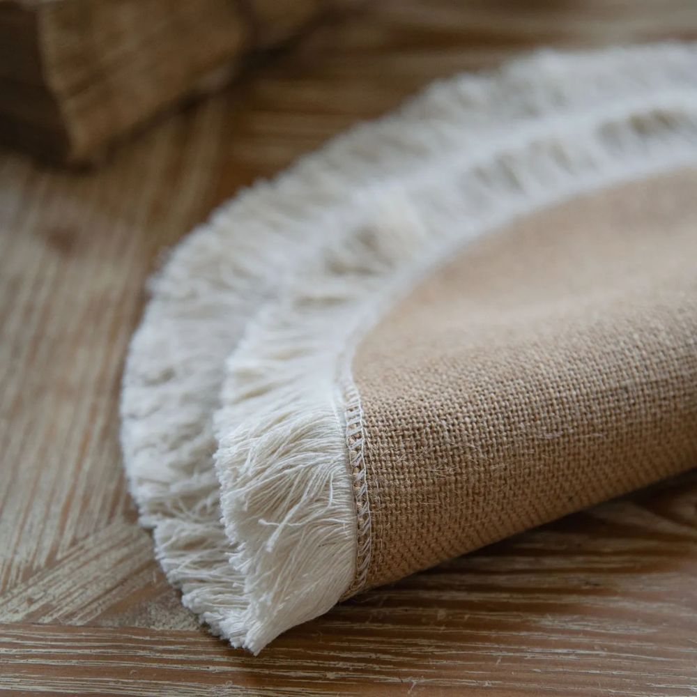 Chemin de table boho en toile de jute