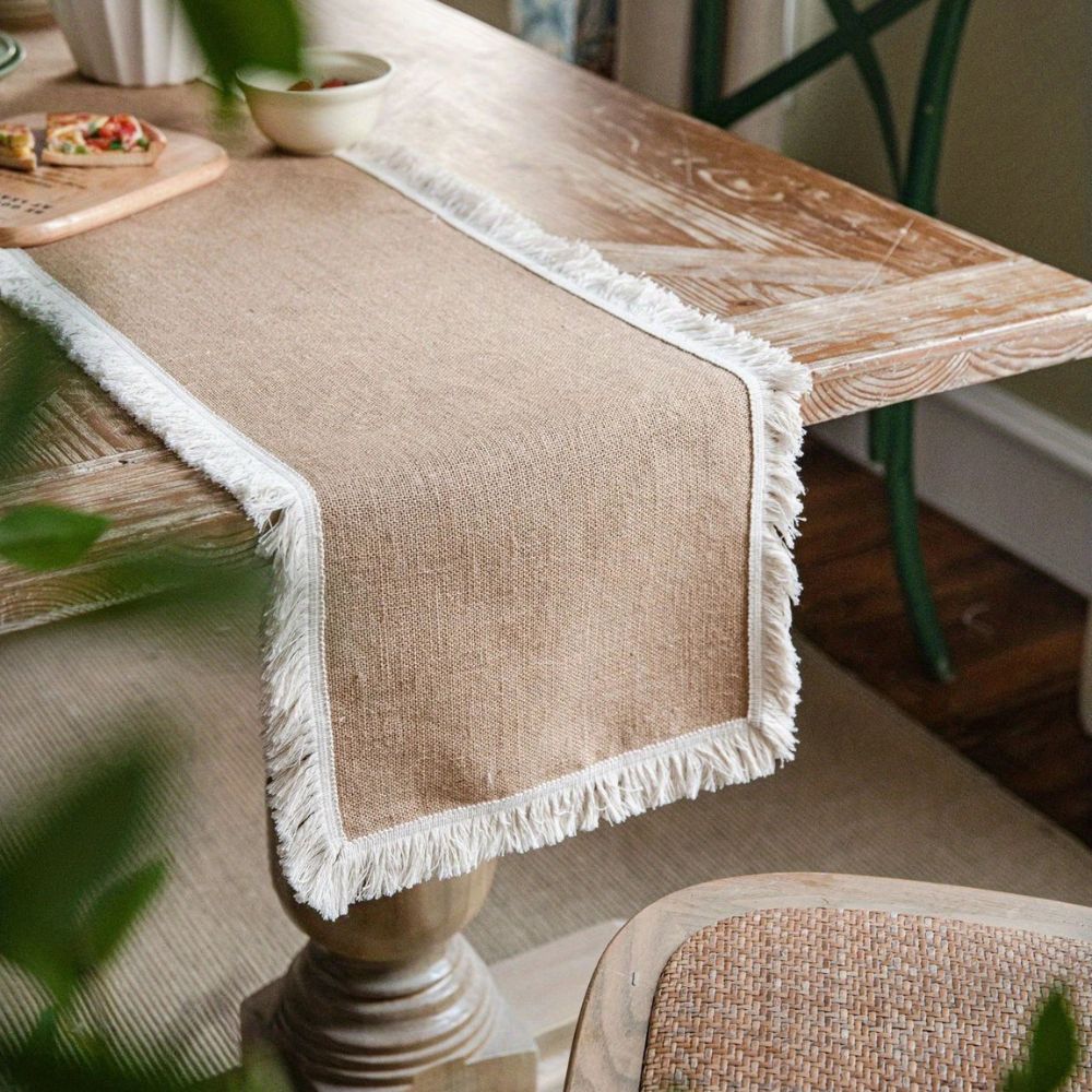 Chemin de table boho en toile de jute