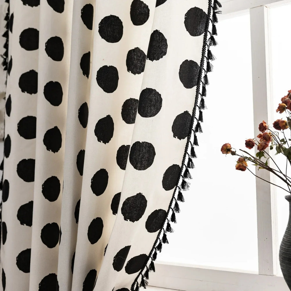 Rideau chic à pois et pompons