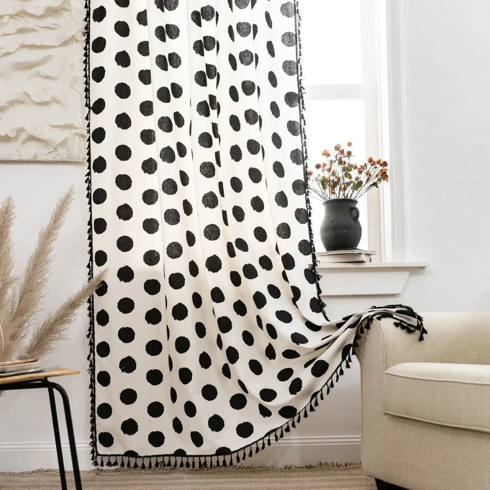 Rideau chic à pois et pompons