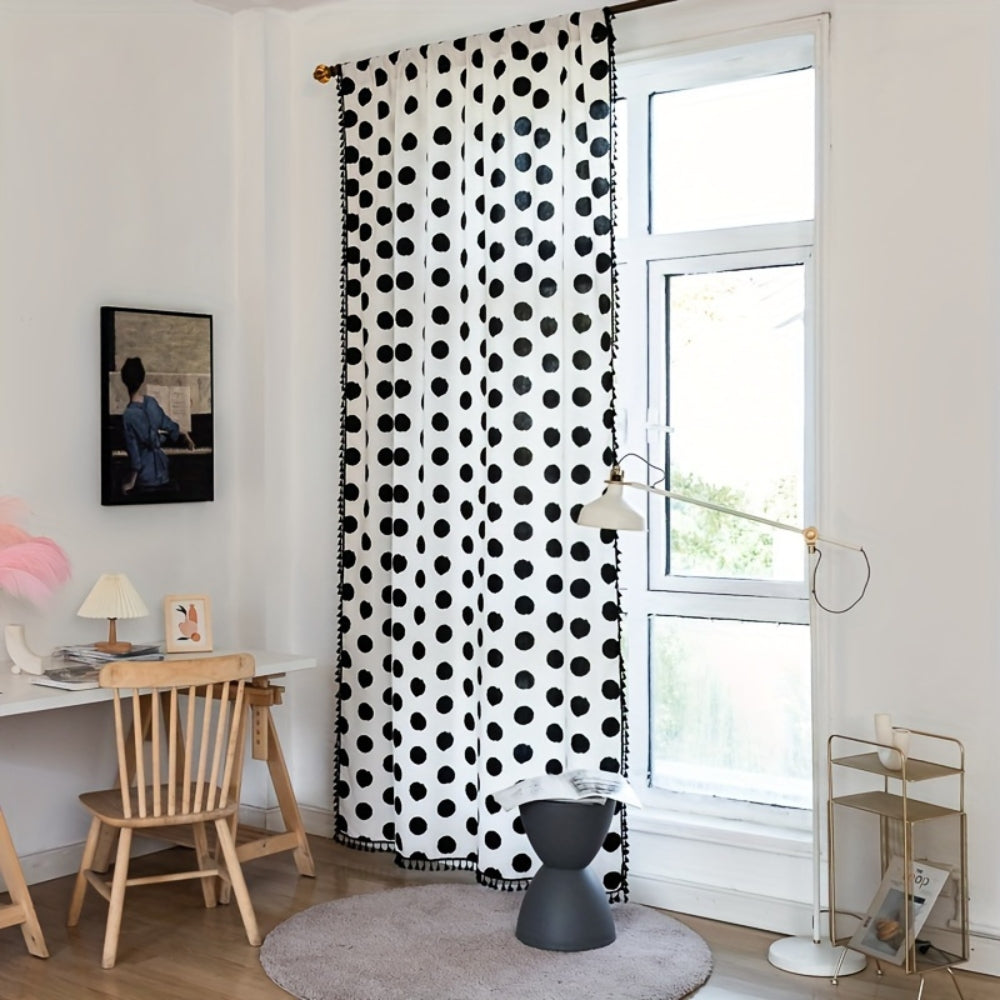 Rideau chic à pois et pompons