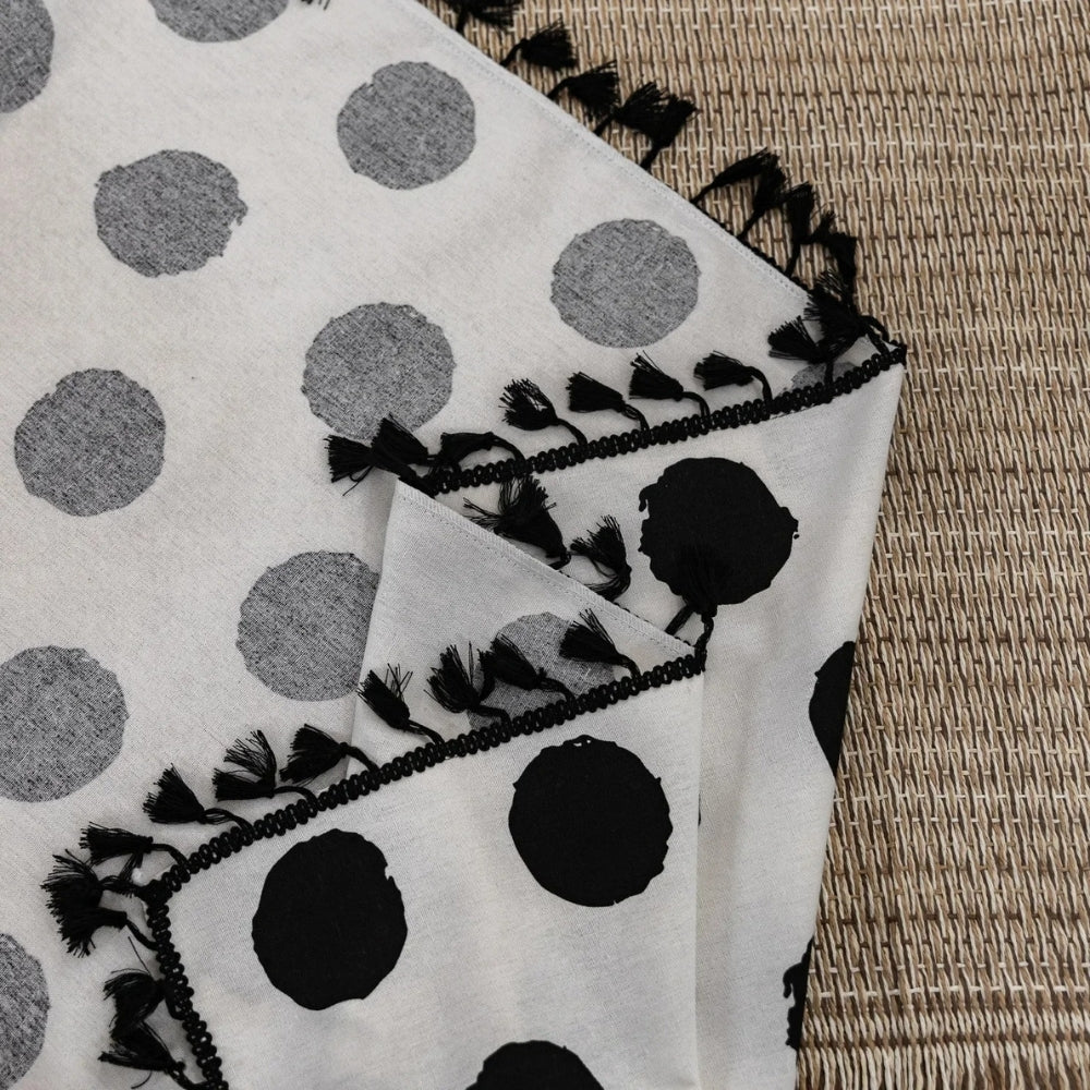 Rideau chic à pois et pompons