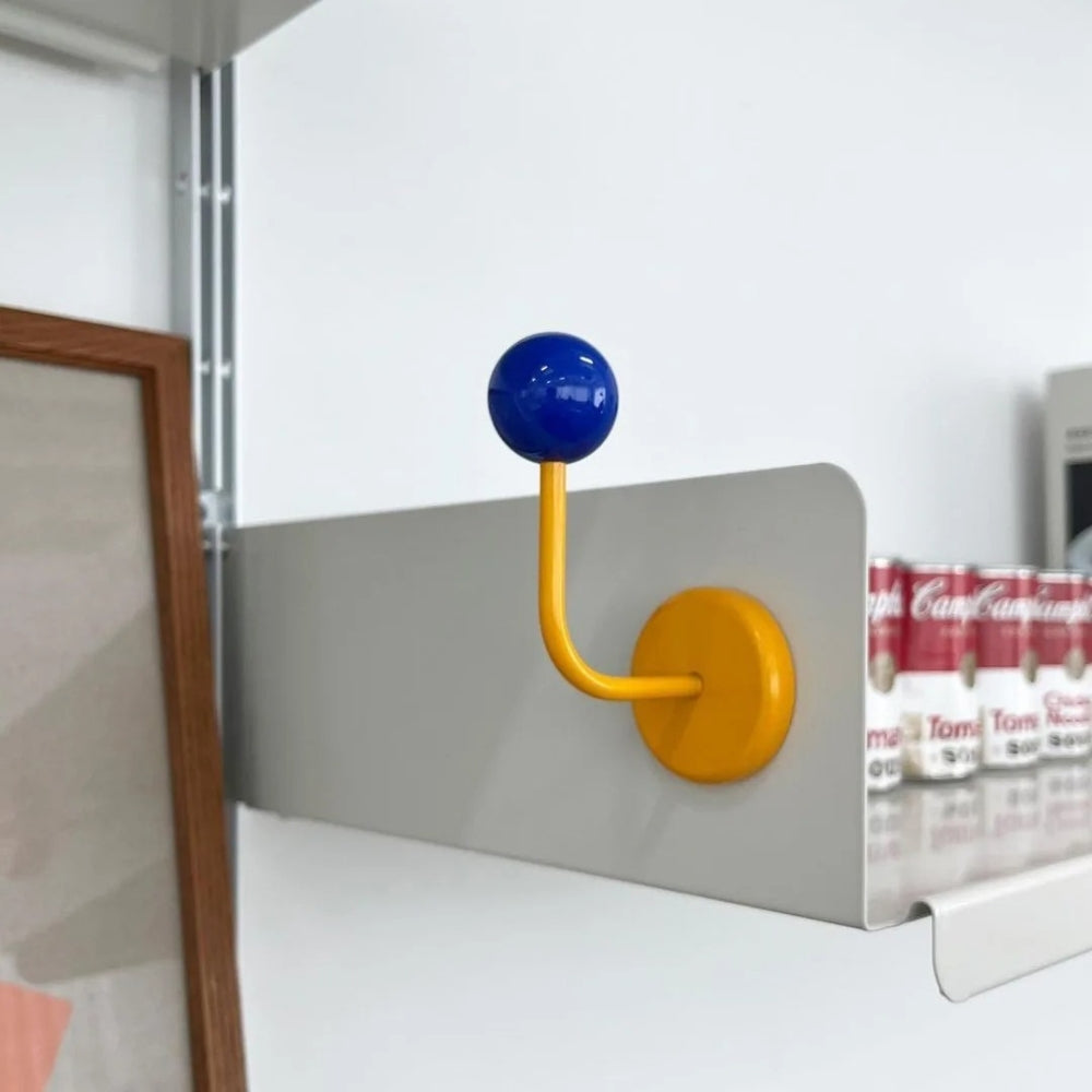 Patères magnétiques boules colorées en bois