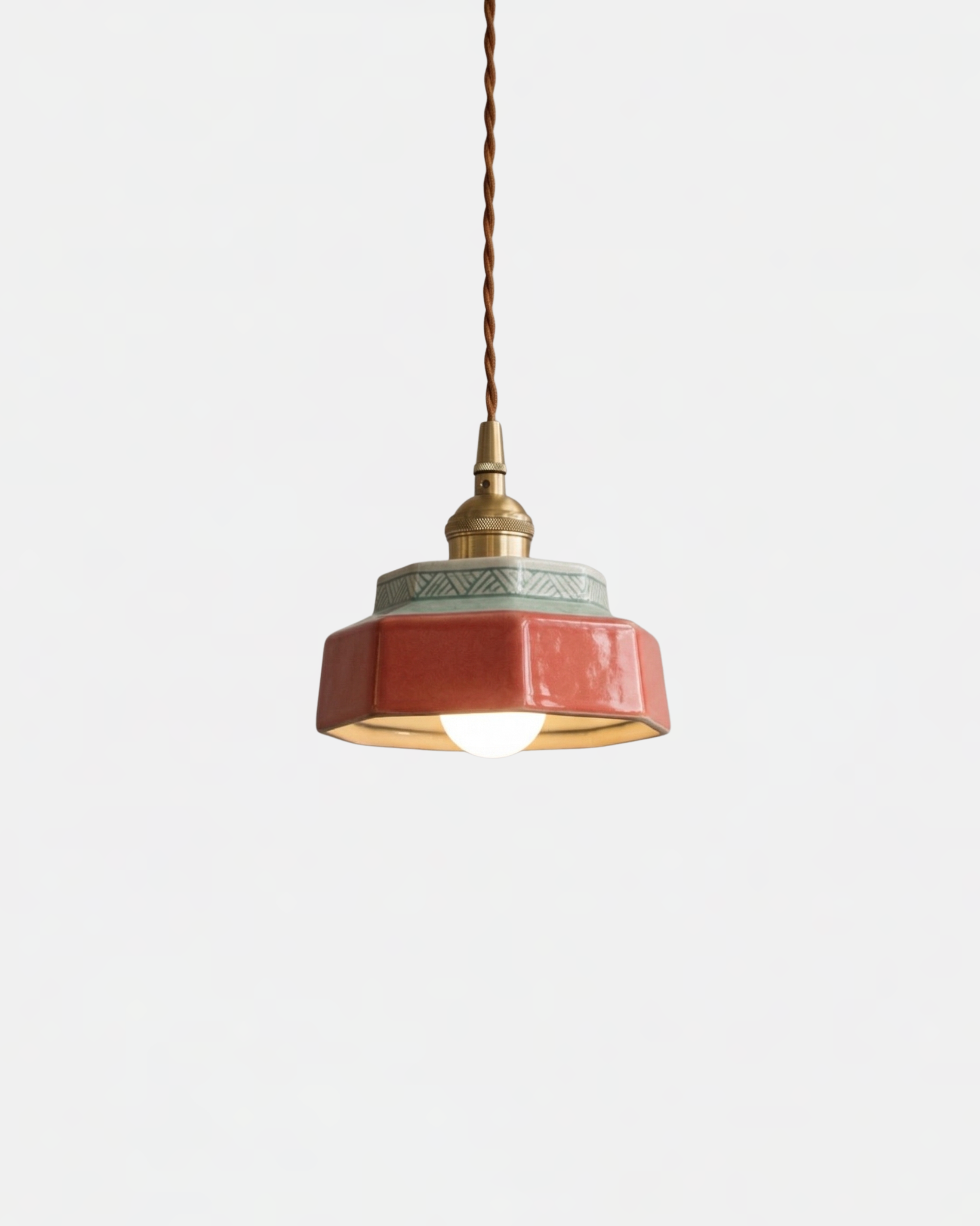 Suspension | VIKA – Rouge