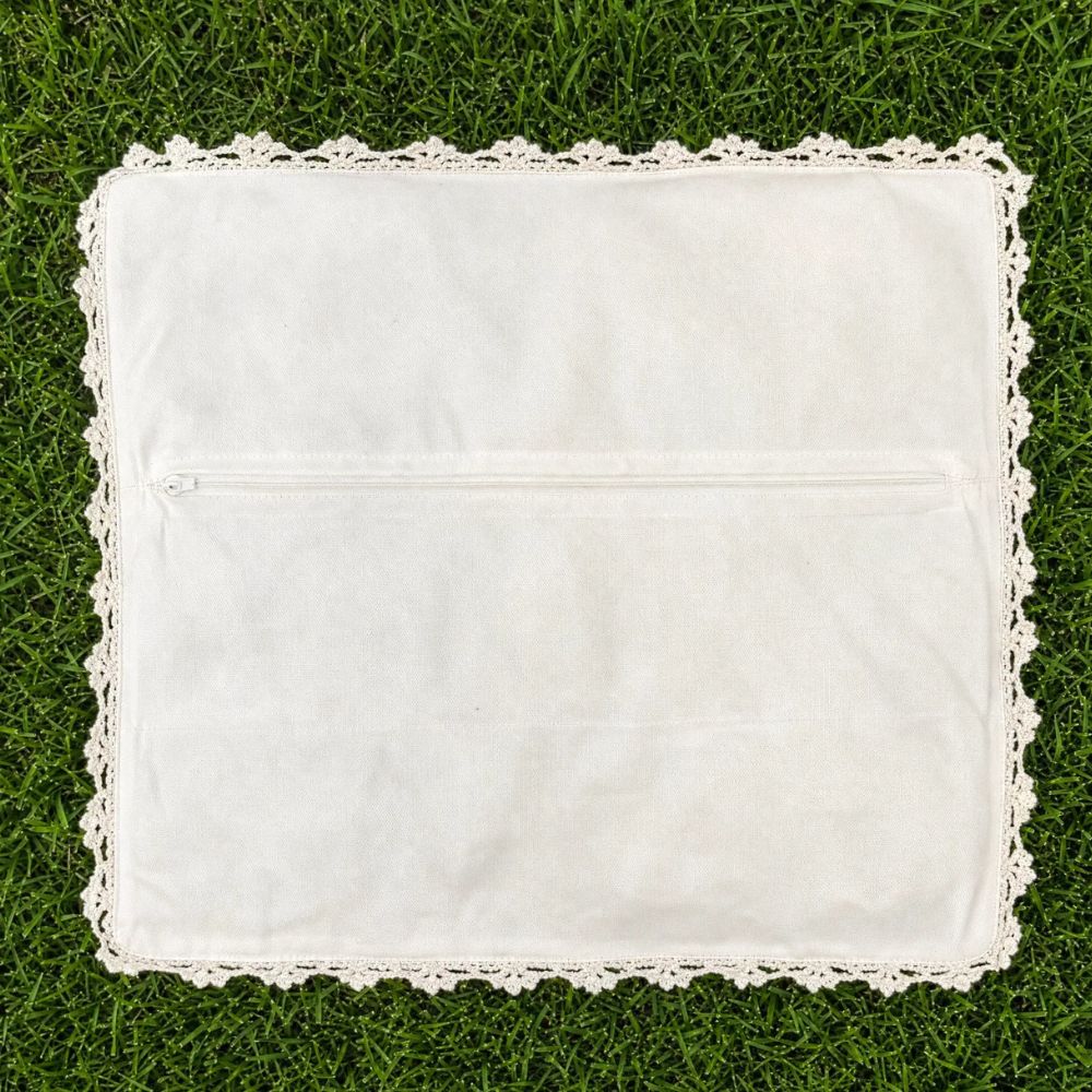 Housse de coussin au crochet fleurie