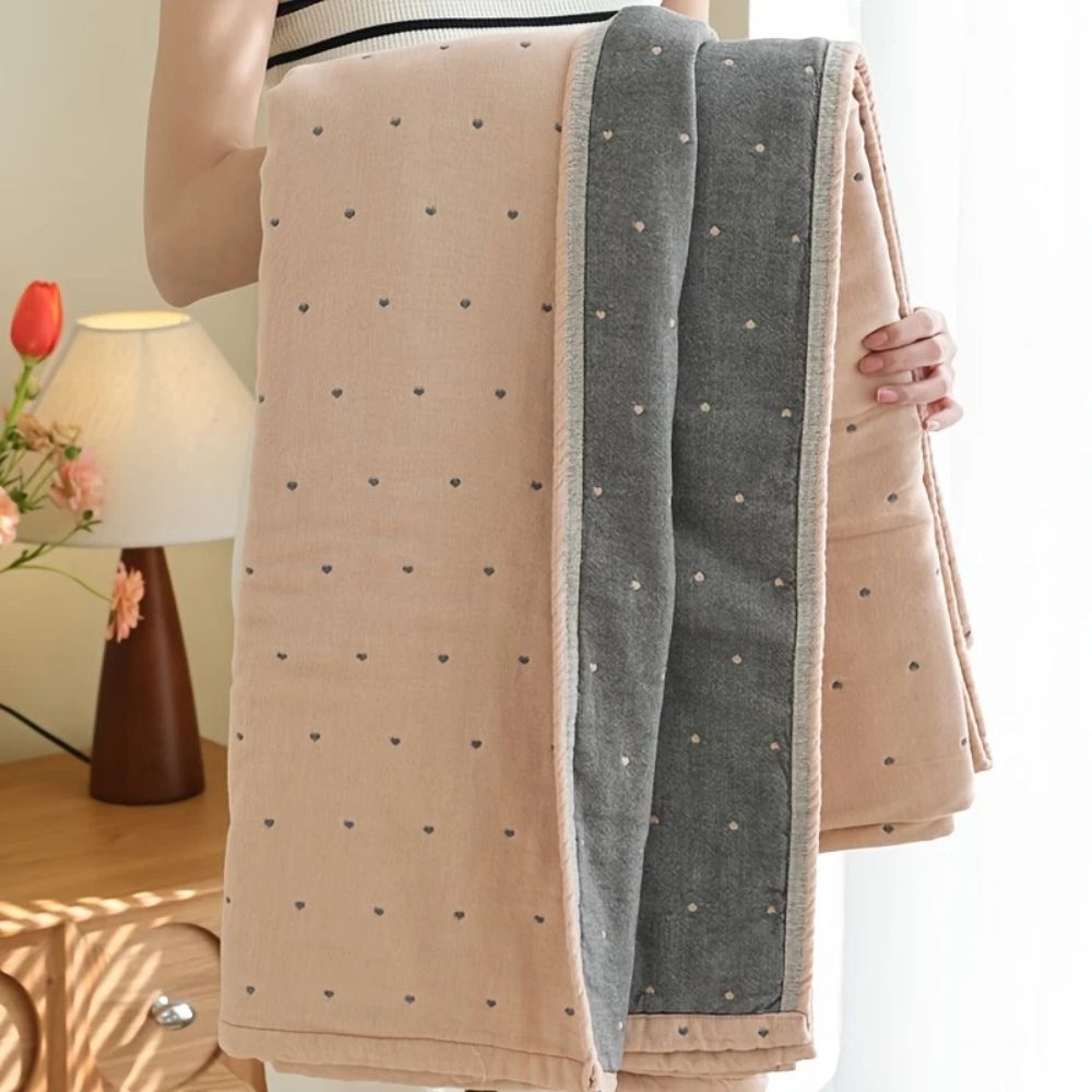 Plaid en gaze de coton double épaisseur surpiqûres cœur