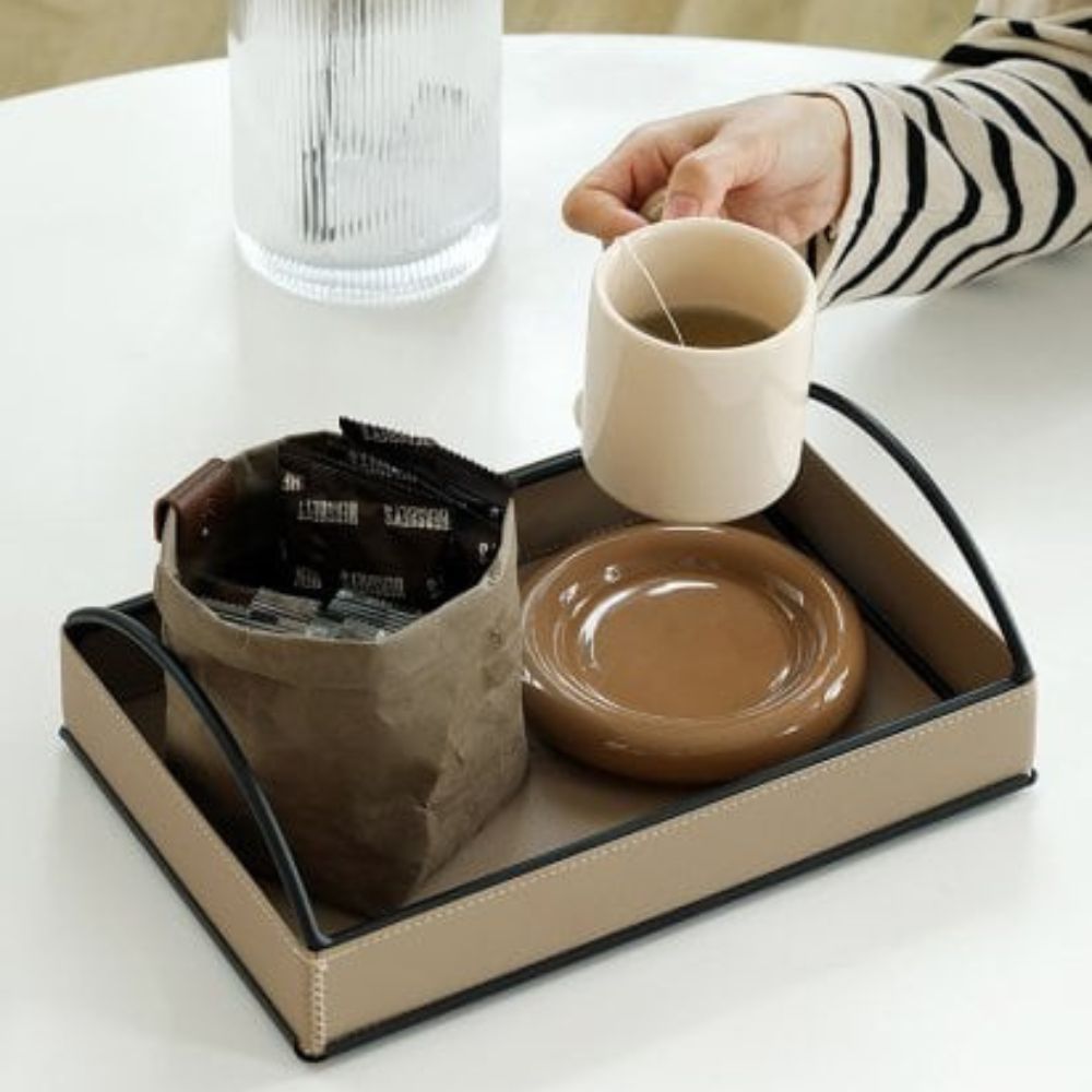 Plateau de présentation Linéa en simili cuir – Crème Hue