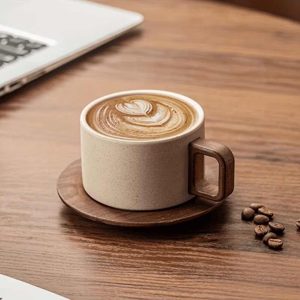 Mug moderniste en céramique et bois
