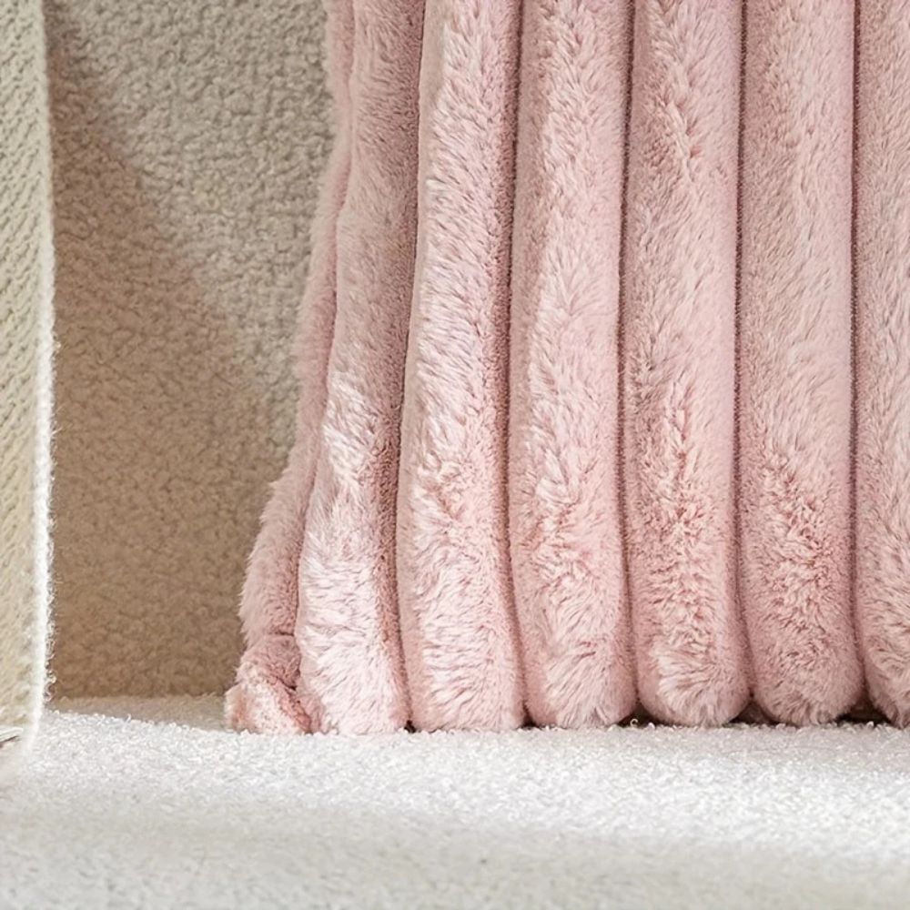 Housse de coussin en fausse fourrure Nouvia