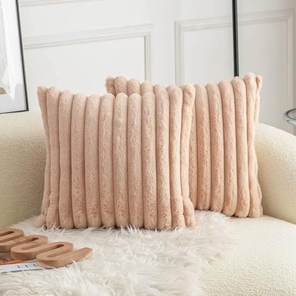 Housse de coussin en fausse fourrure Nouvia