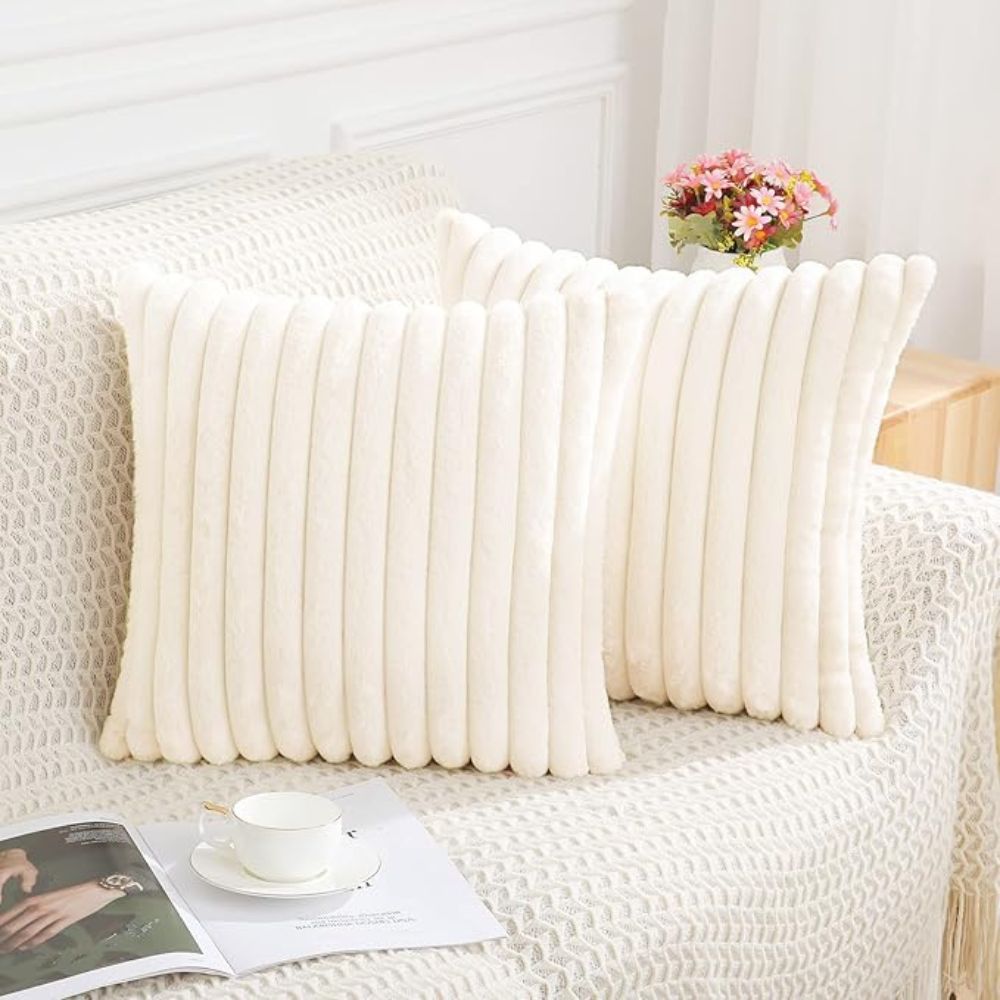 Housse de coussin en fausse fourrure Nouvia