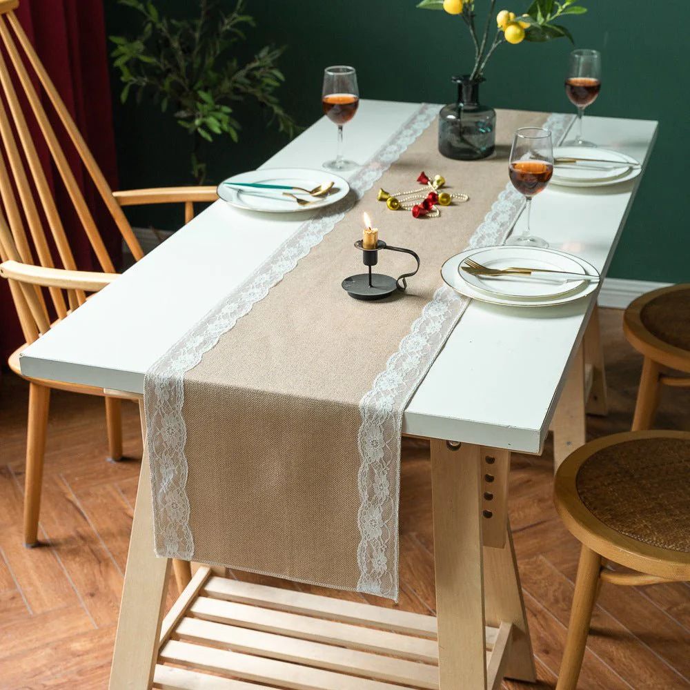 Chemin de table à bordure dentelle fleurie – 12"x47"