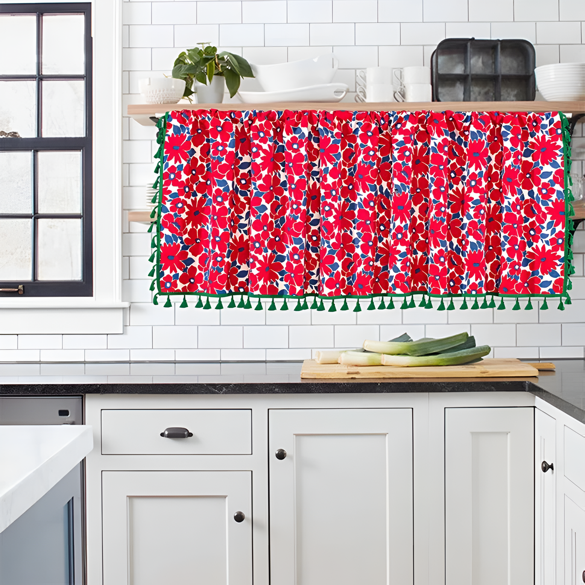 Rideau de placard en lin fleurs rouges