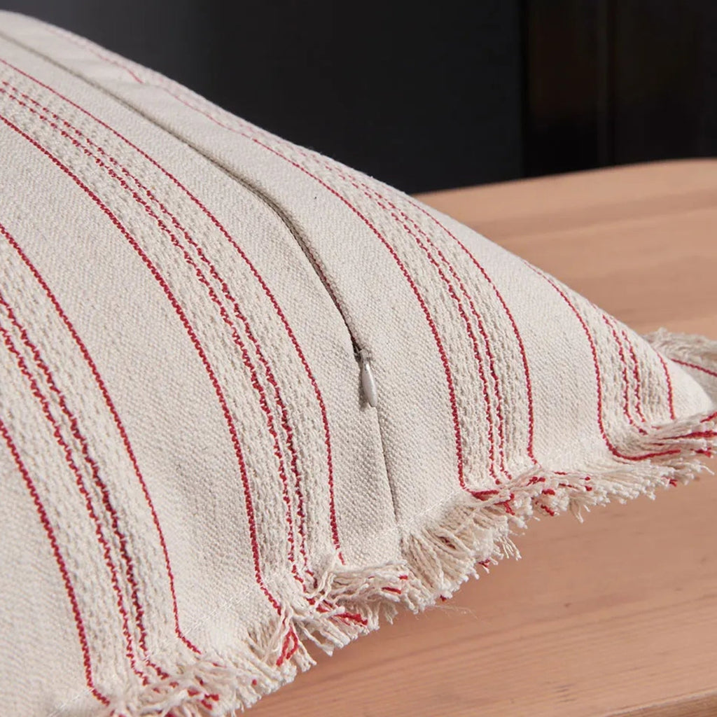 Housse de coussin texturée à franges rayures scandinaves