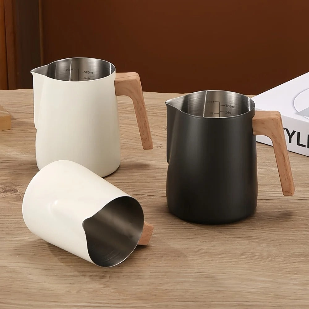 Pot à lait en inox à manche en bois scandinave – Classic Steel
