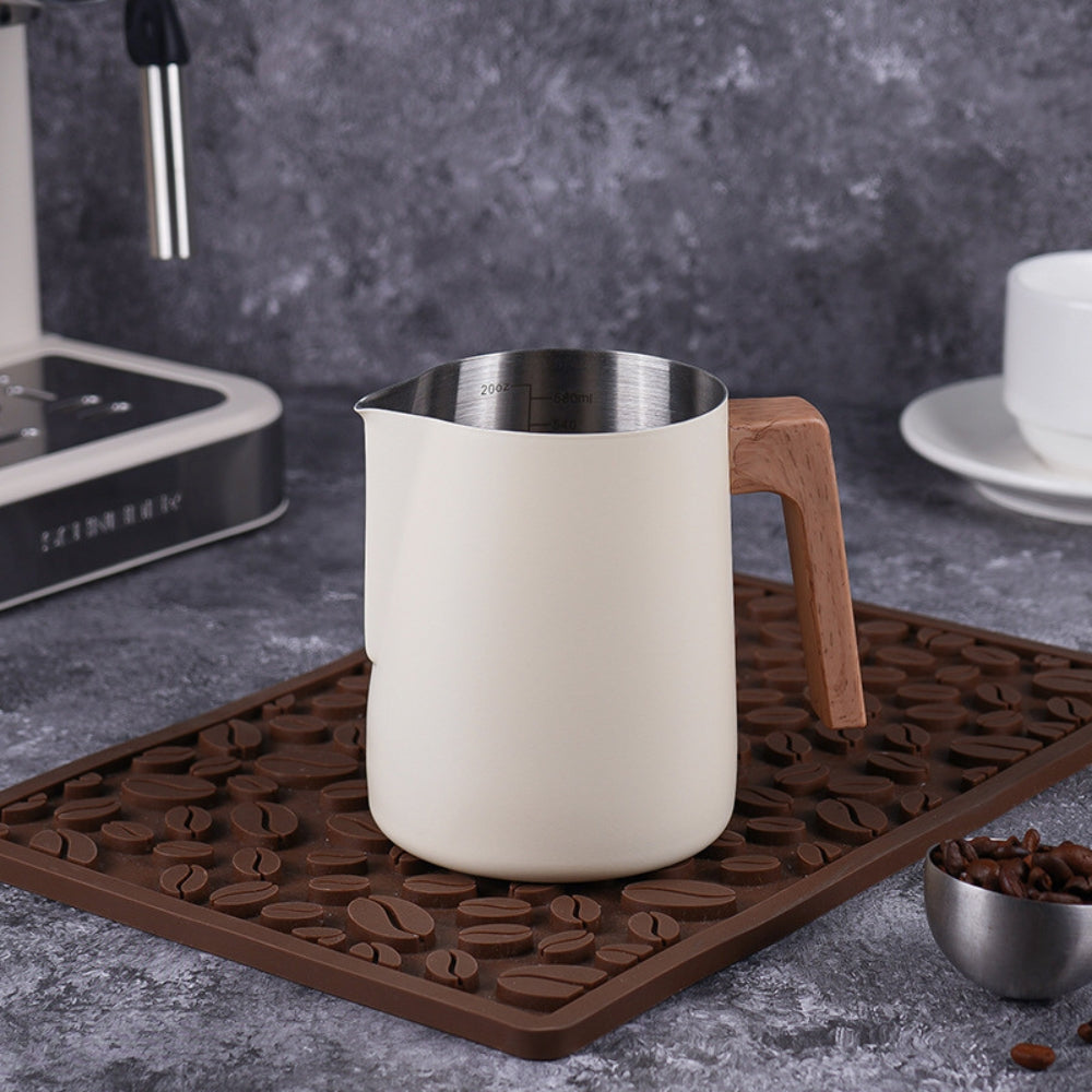 Pot à lait en inox à manche en bois scandinave