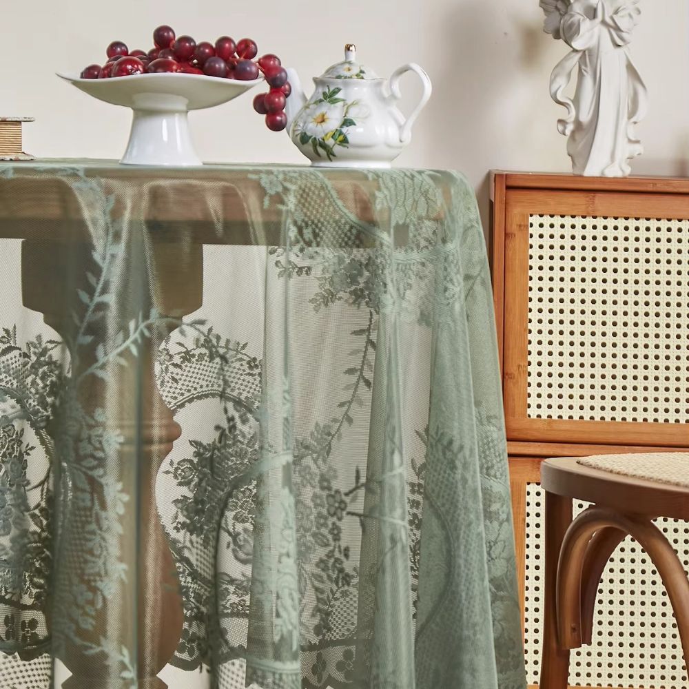 Nappe ronde en dentelle fleurie