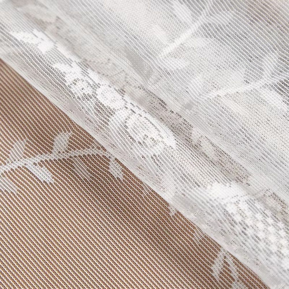 Nappe ronde en dentelle fleurie