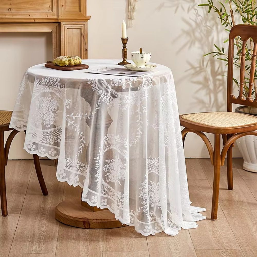 Nappe ronde en dentelle fleurie