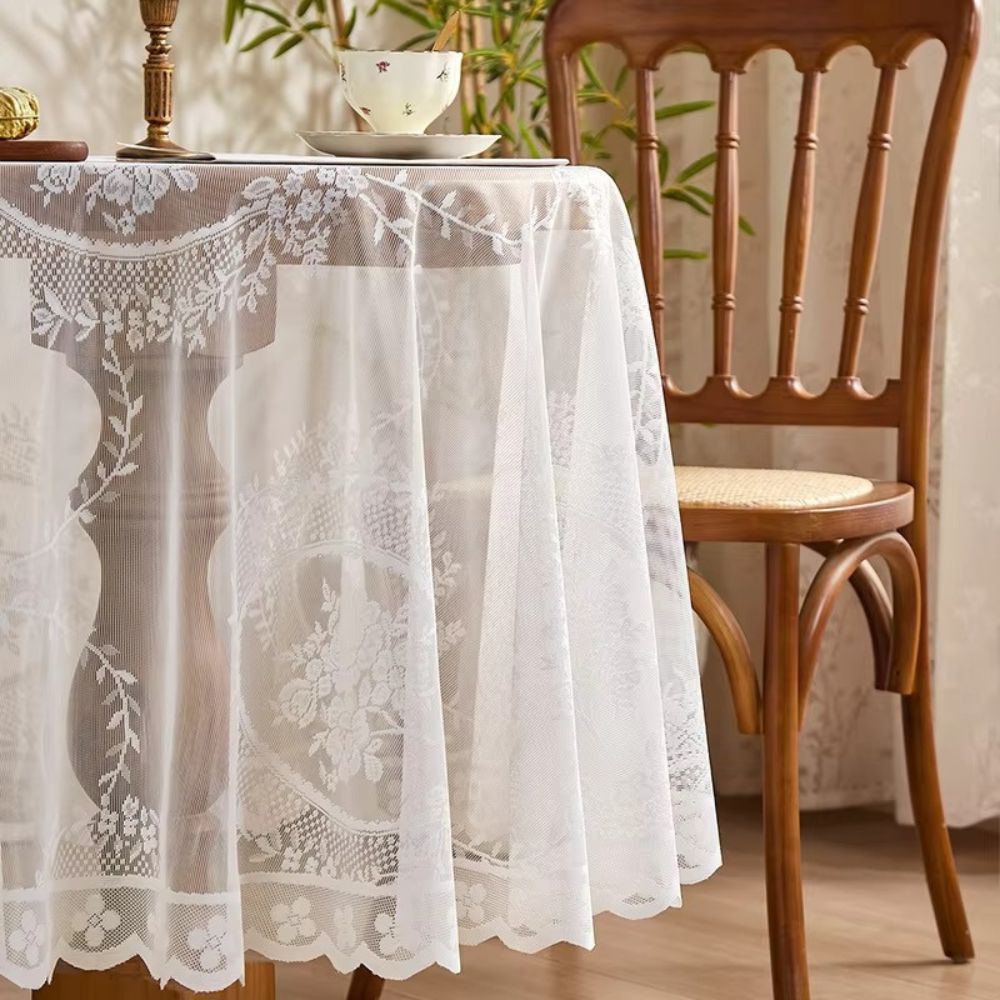 Nappe ronde en dentelle fleurie