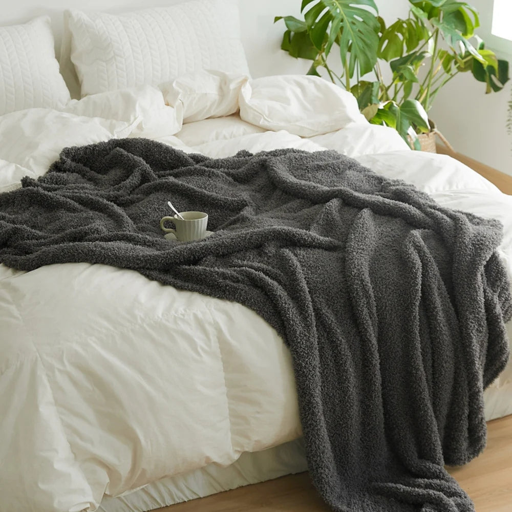 Plaid tricoté minimaliste Soft Nest