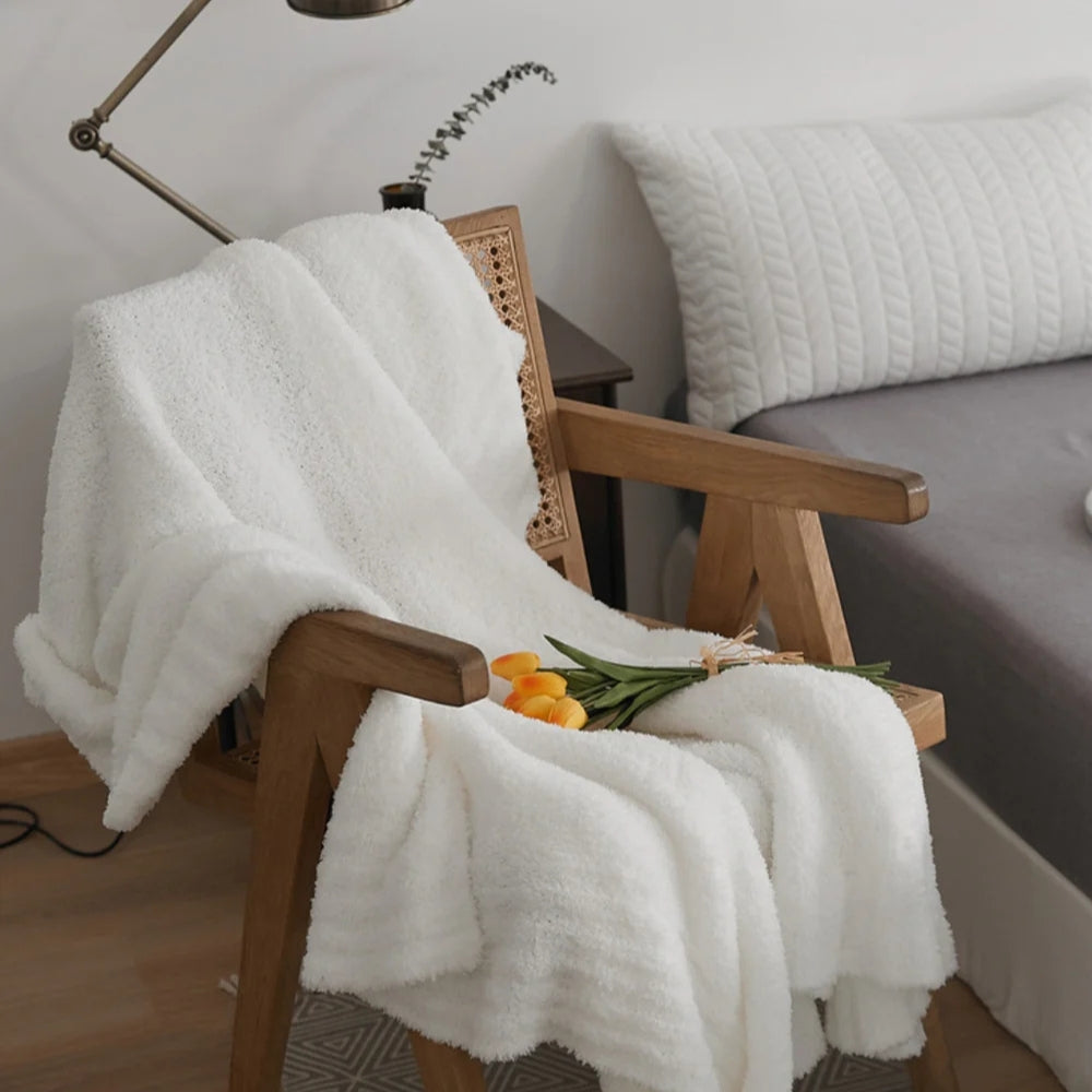 Plaid tricoté minimaliste Soft Nest