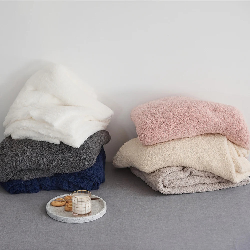 Plaid tricoté minimaliste Soft Nest