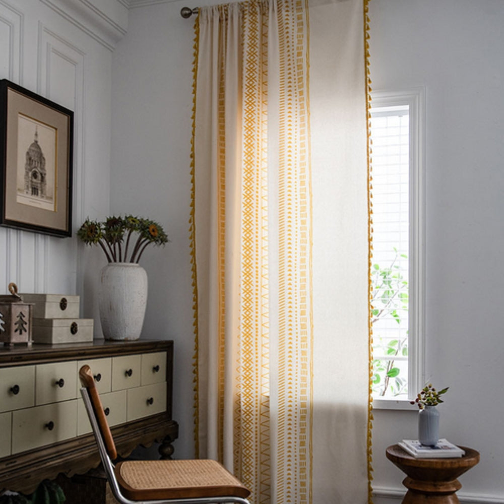 Rideau artisanal à pompons Solstice Loom