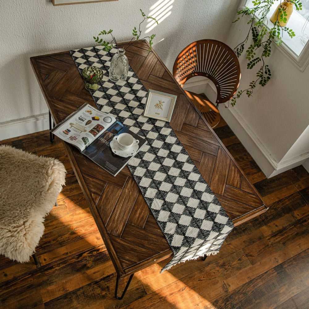 Chemin de table losanges à pompons