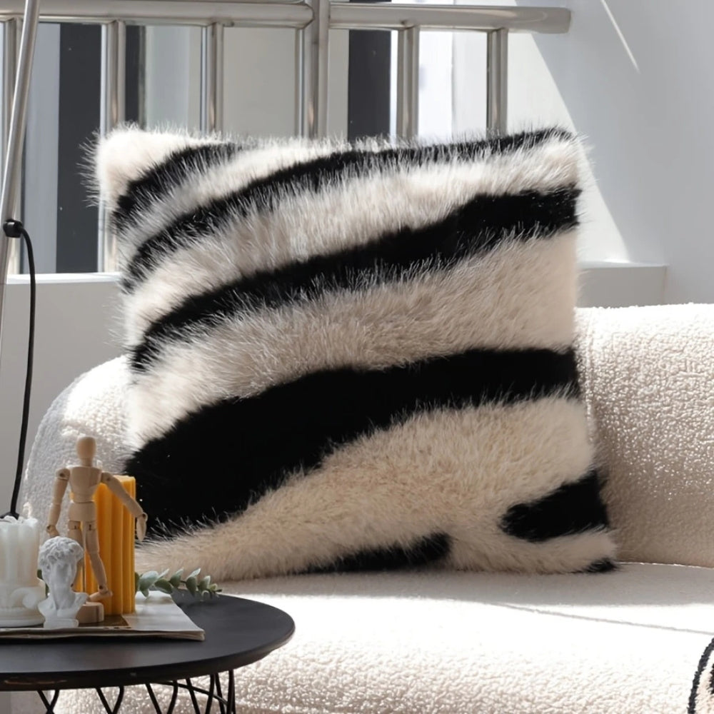Housse de coussin en fausse fourrure Strié Luxe