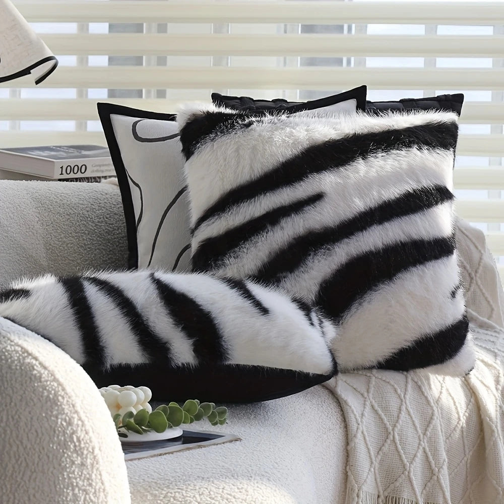 Housse de coussin en fausse fourrure Strié Luxe