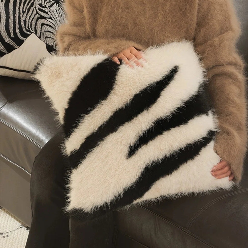 Housse de coussin en fausse fourrure Strié Luxe