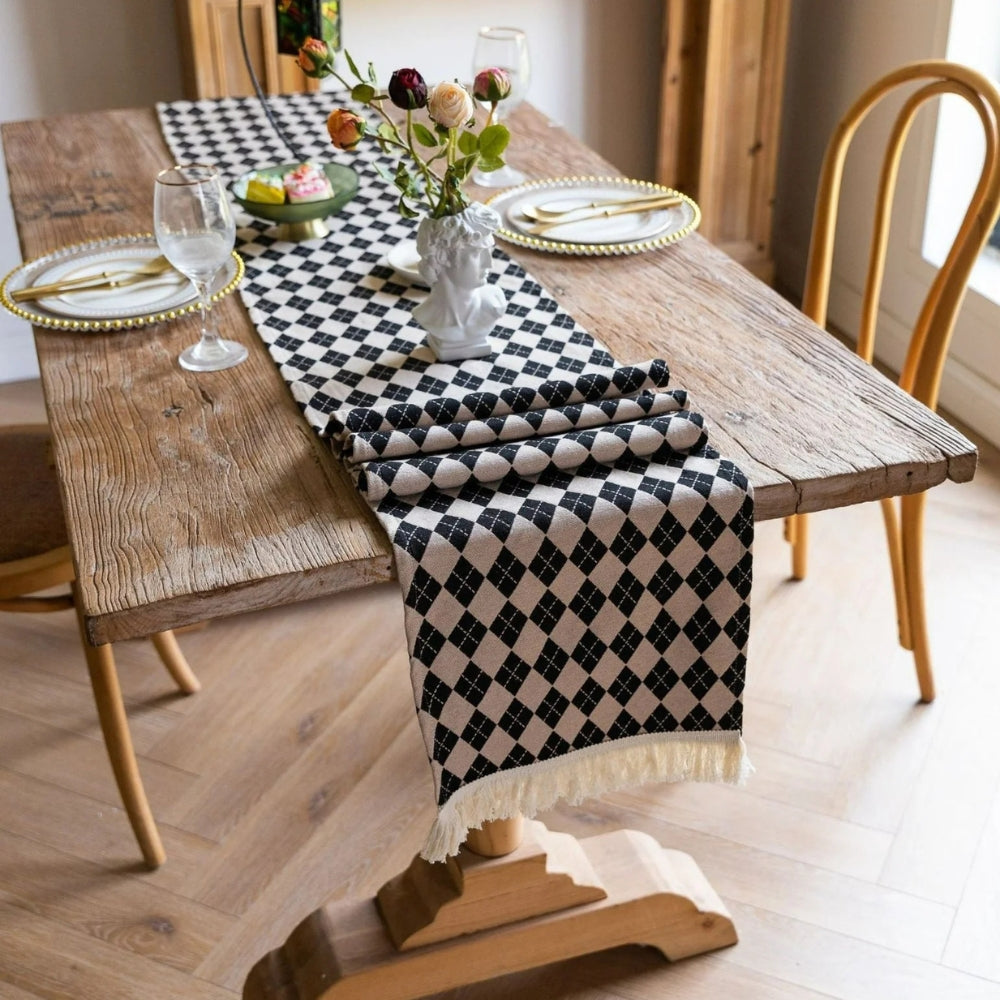 Chemin de table damier à pompons