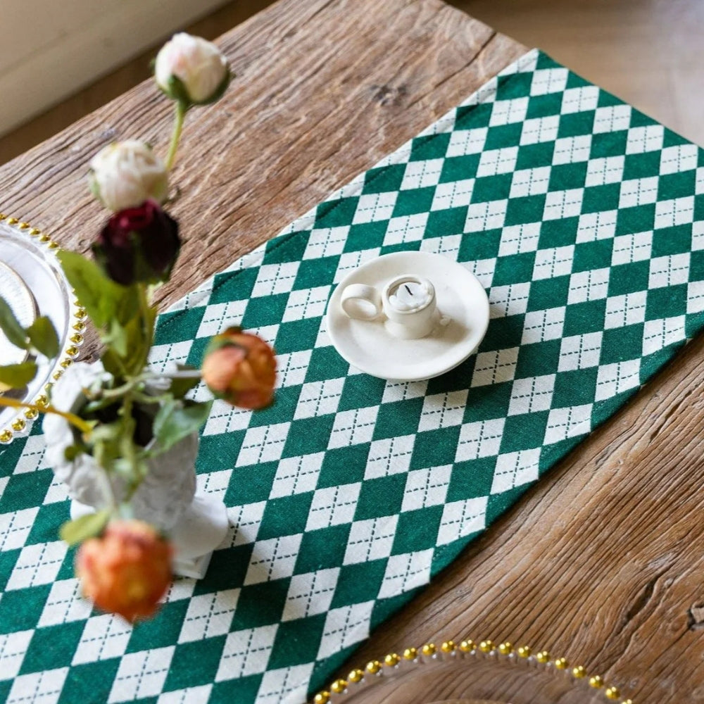 Chemin de table damier à pompons