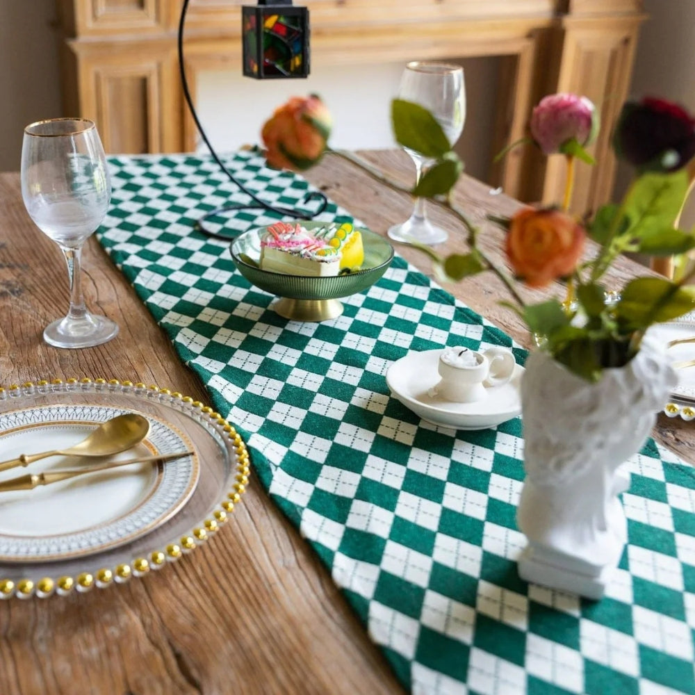 Chemin de table damier à pompons