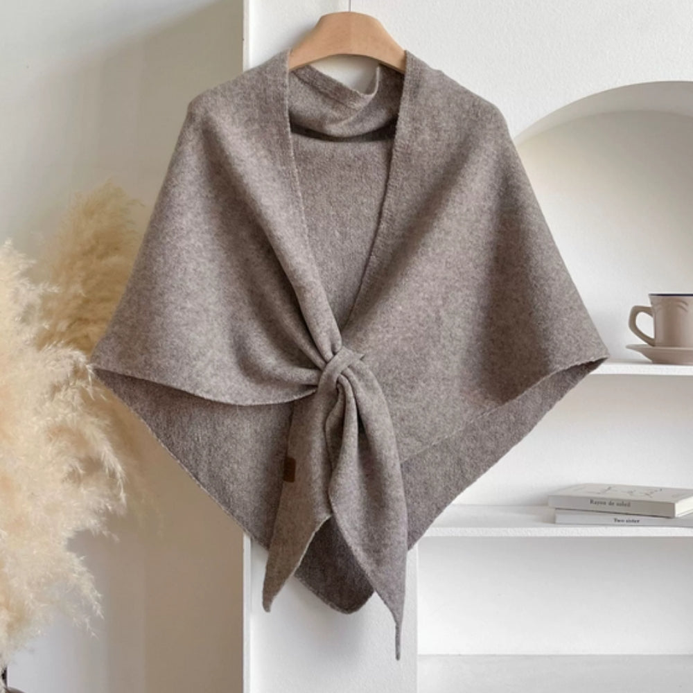 Poncho-cape triangulaire moelleux – Bordeaux Charm
