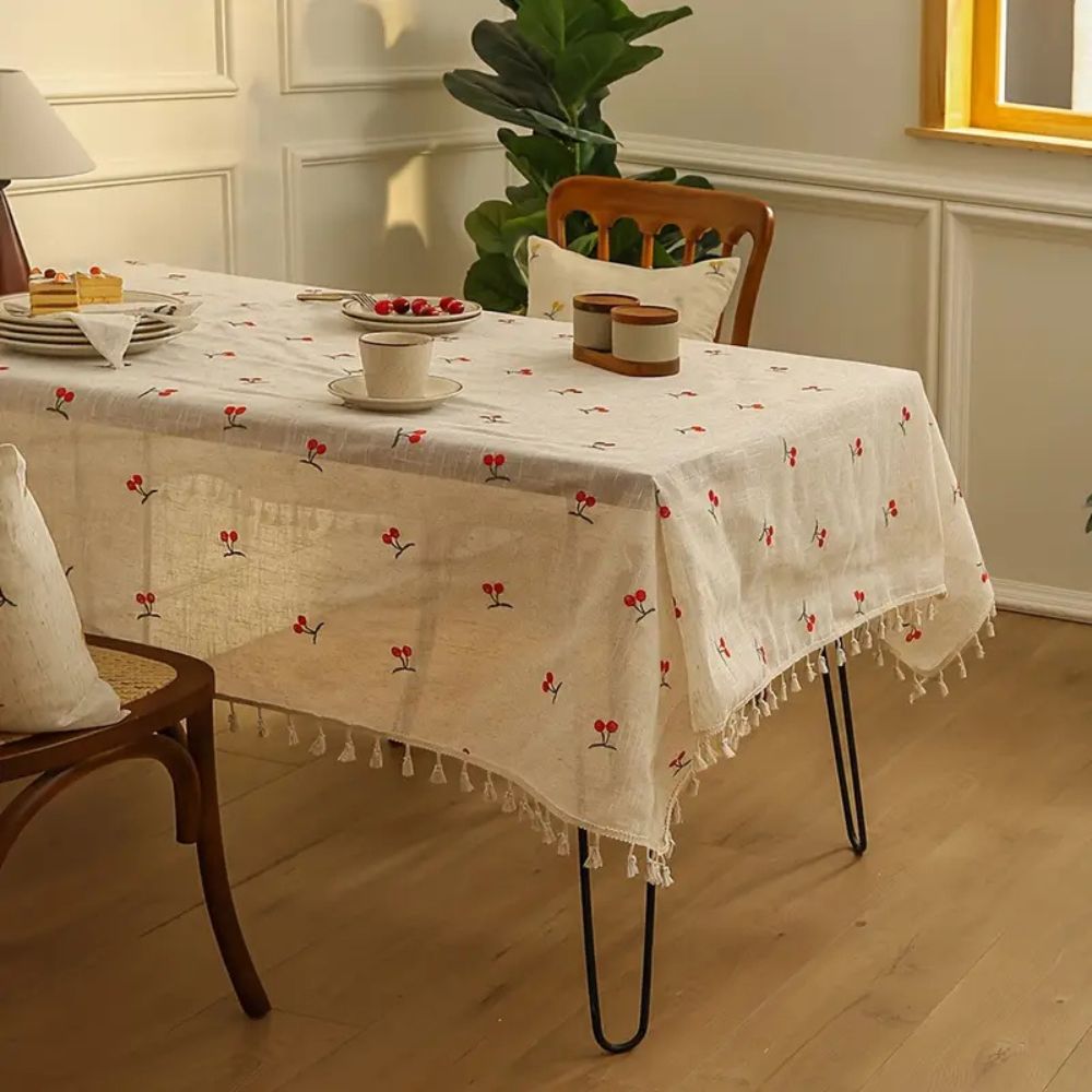 Nappe vintage à pompons cerises rouges – 23.5"x23.5"