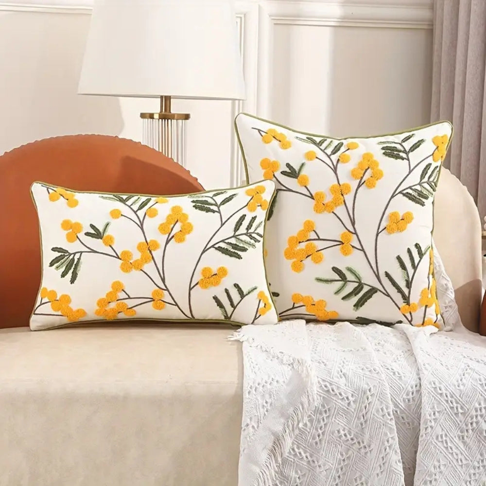 Housse de coussin brodée fleurs jaunes et feuilles – 18"x18"