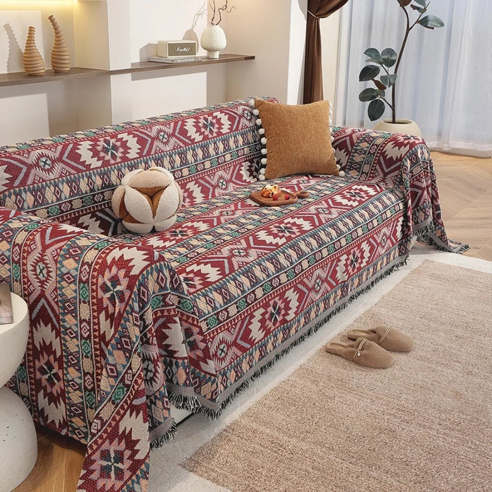 Housse de canapé en chenille boho Zarela – Crimson Tribal