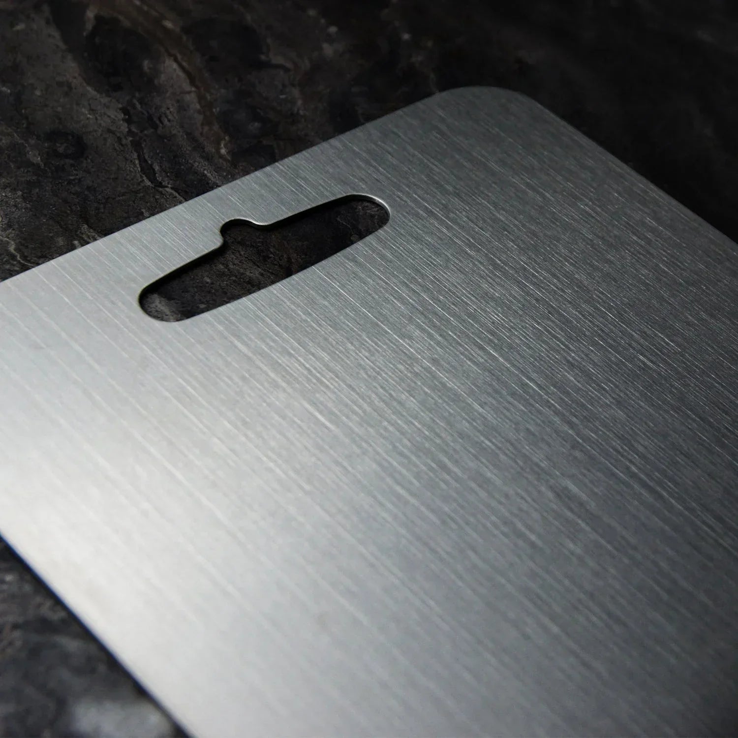 TitaniumBoard – Planche à Découper en Titane Ultra-Résistante