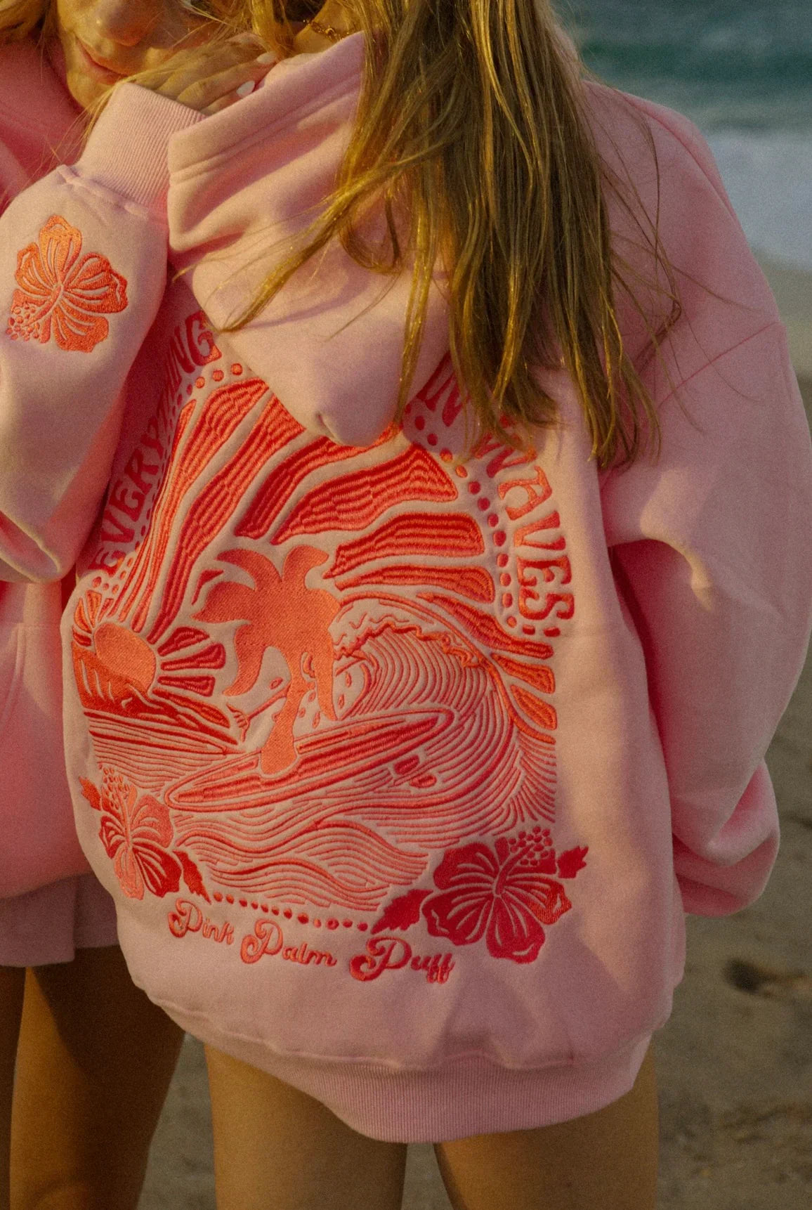 Sweat a capuche femme a imprime graphique